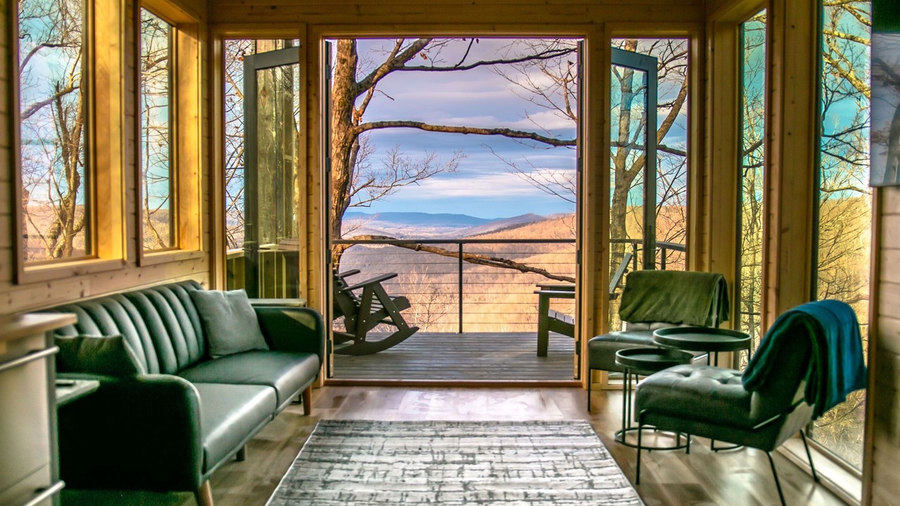 Photo of Livingroom in Beersheba Springs