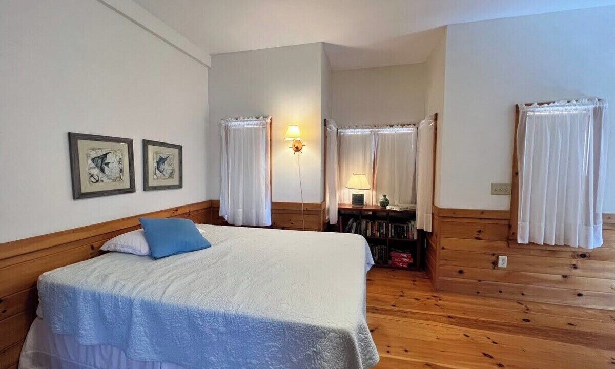 Photo of Bedroom in Brewster