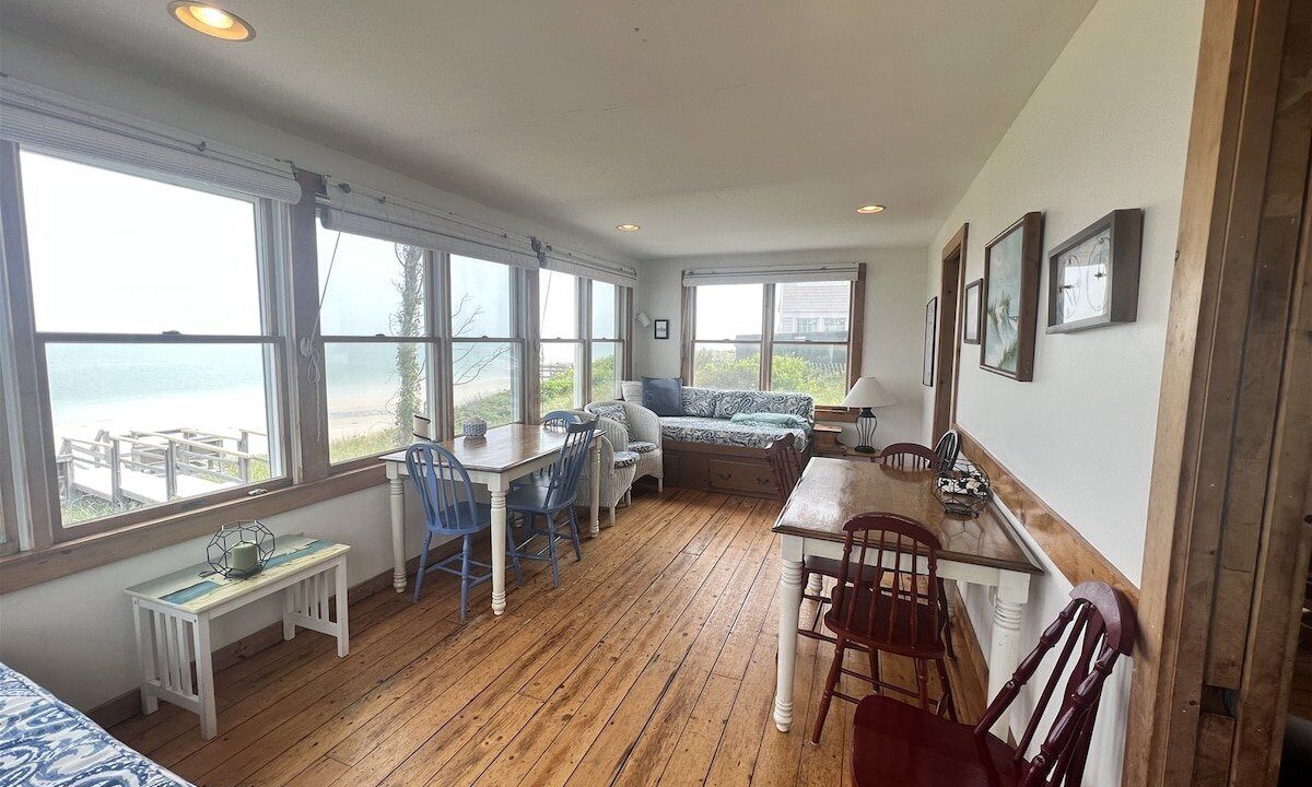 Photo of Livingroom in Brewster