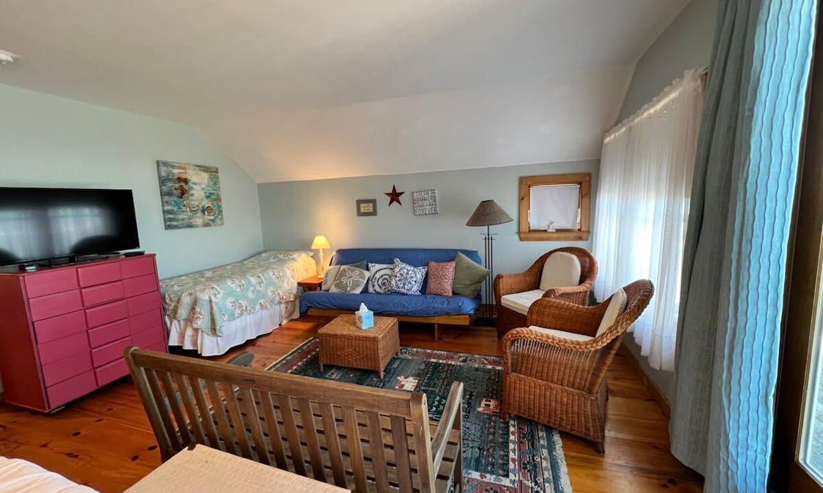 Photo of Livingroom in Brewster