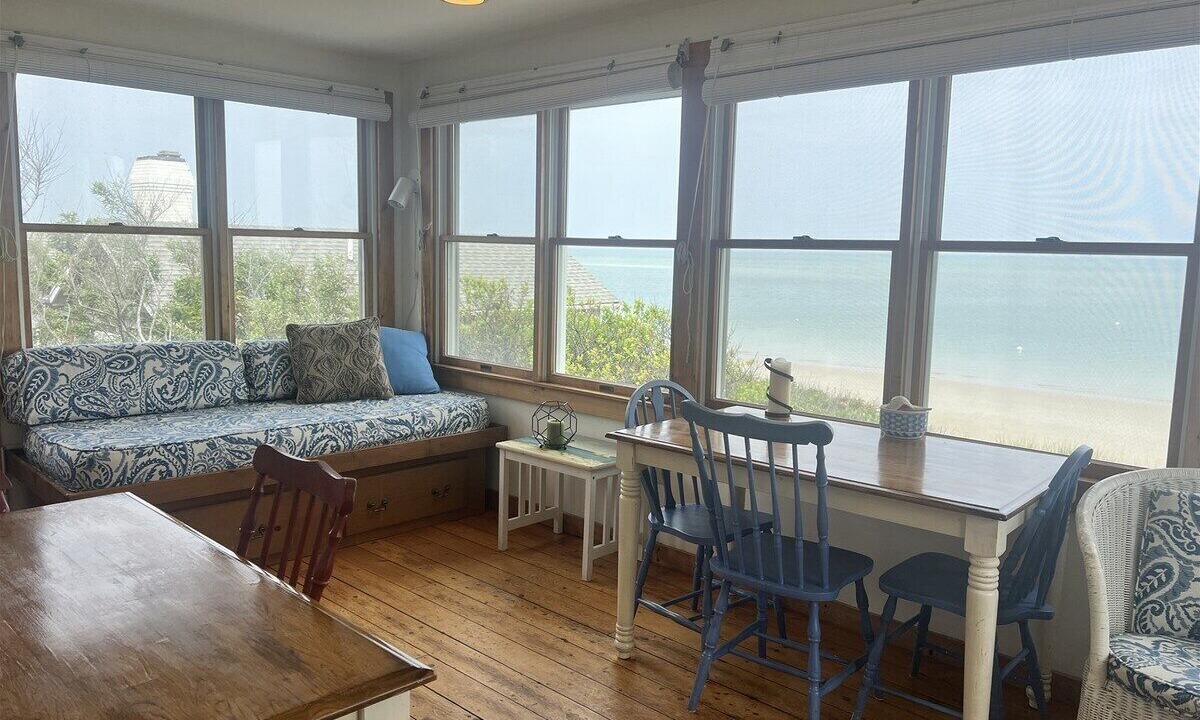 Photo of Livingroom in Brewster