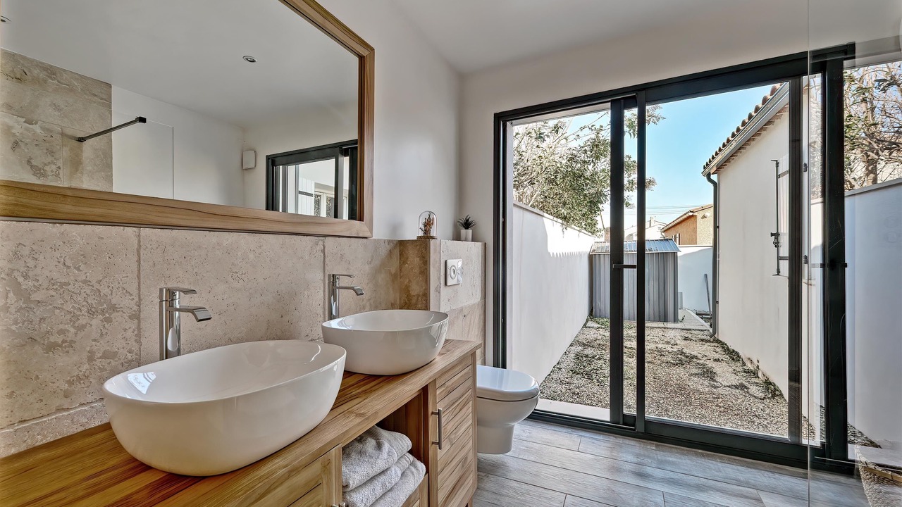 Photo of Bathroom in Tavel