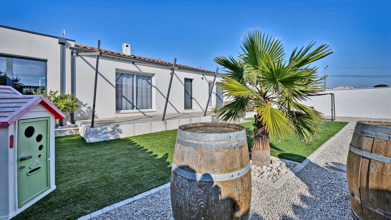 Photo of Outdoor in Tavel