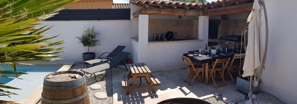 Photo of Outdoor in Tavel