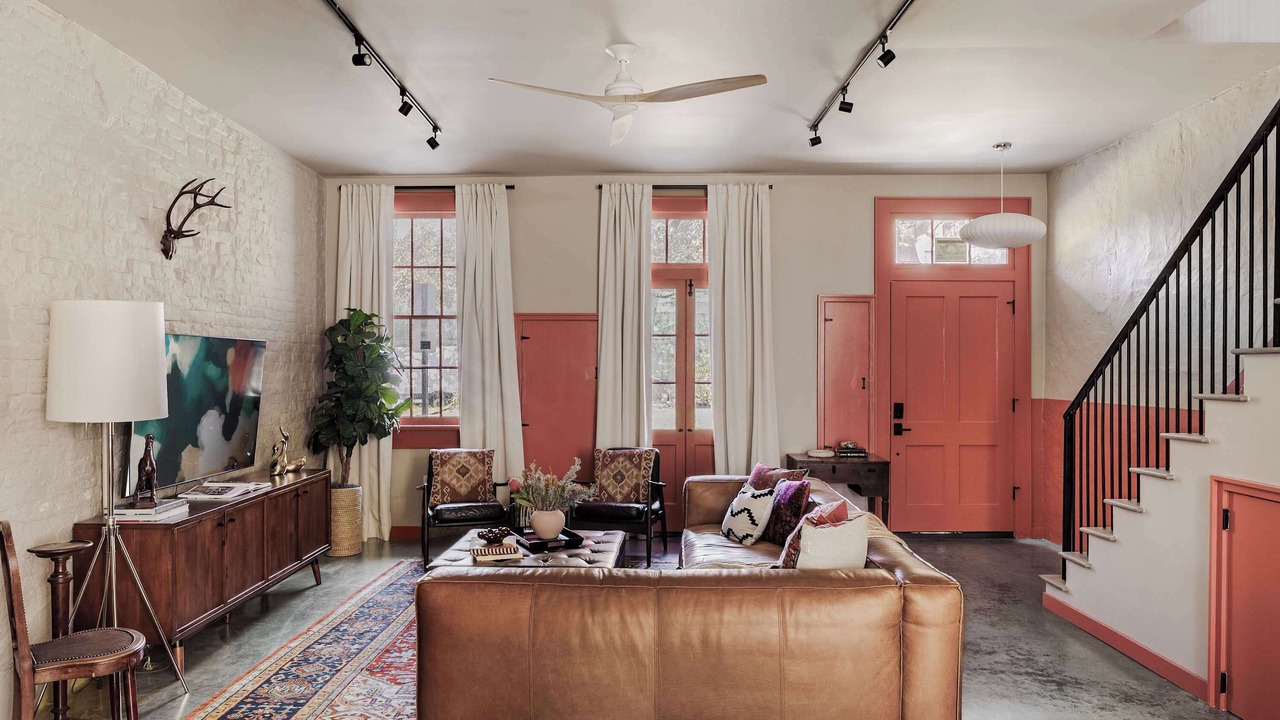 Photo of Livingroom in Arts/Warehouse District