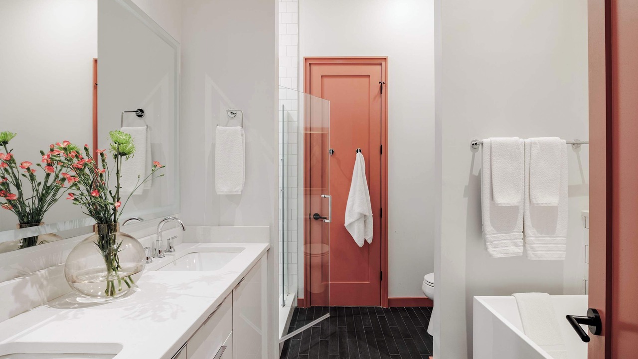 Photo of Bathroom in Arts/Warehouse District