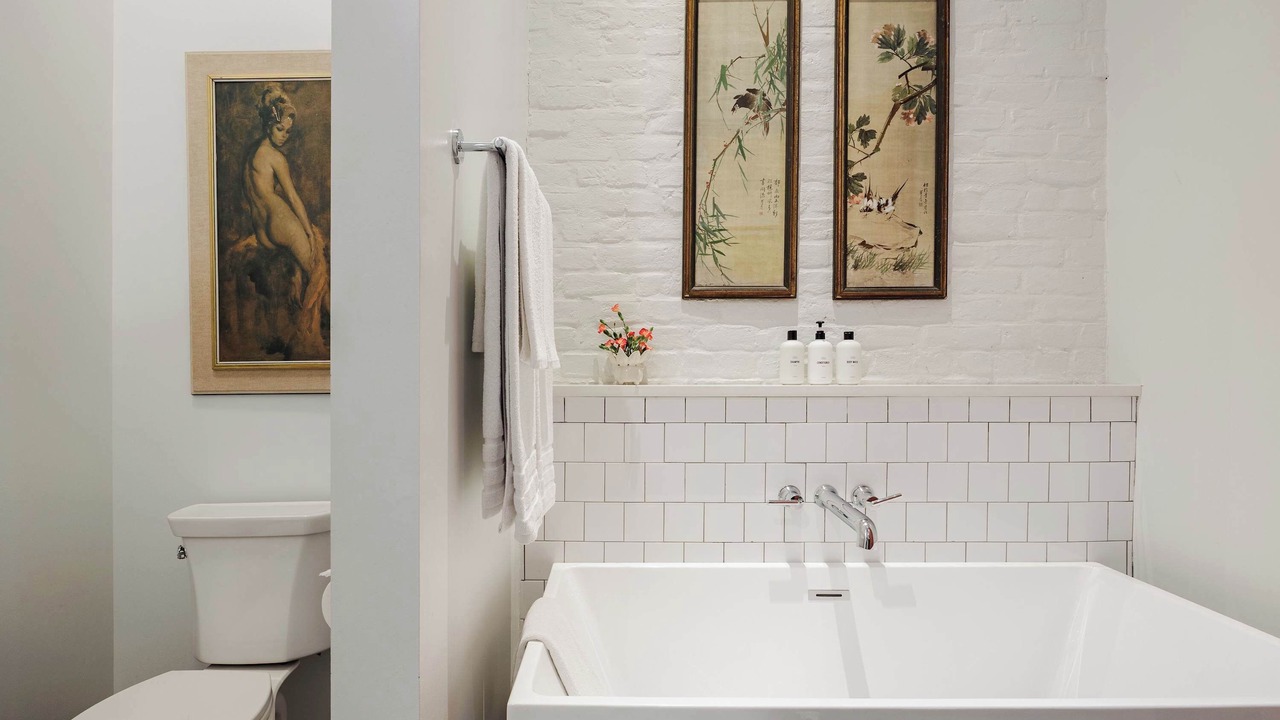 Photo of Bathroom in Arts/Warehouse District