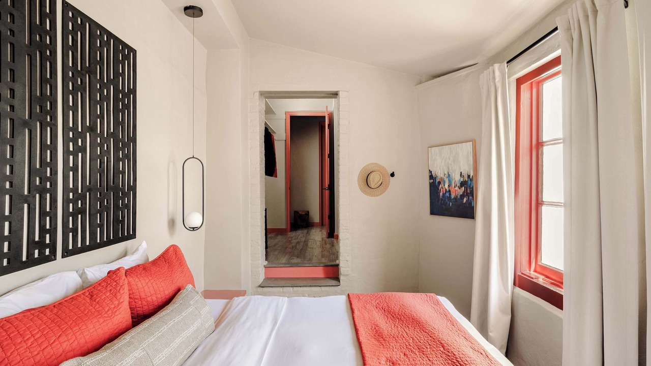 Photo of Bedroom in Arts/Warehouse District