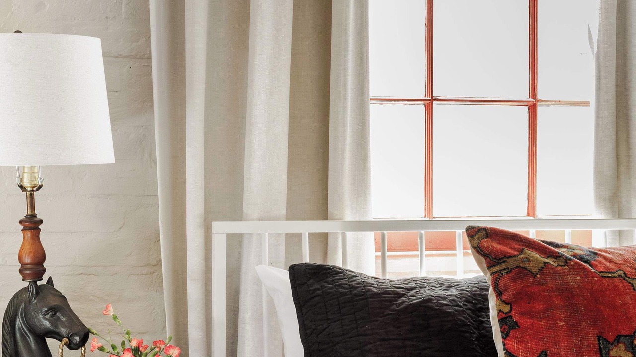 Photo of Bedroom in Arts/Warehouse District