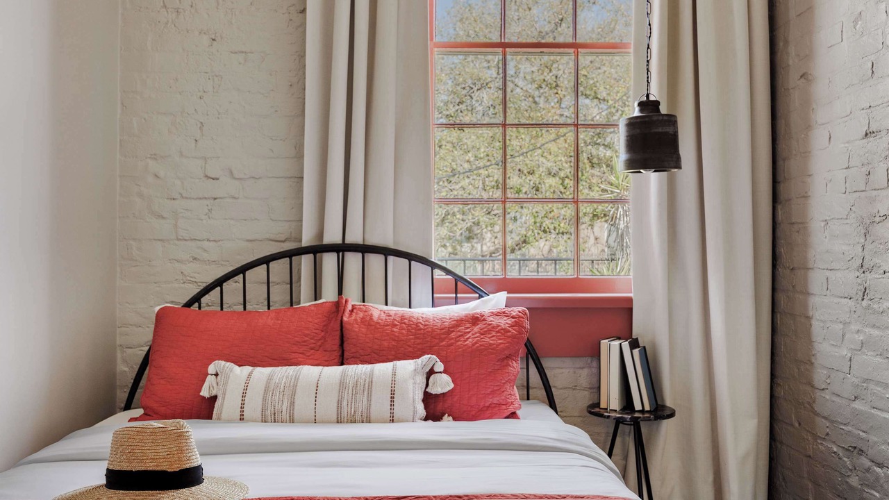 Photo of Bedroom in Arts/Warehouse District