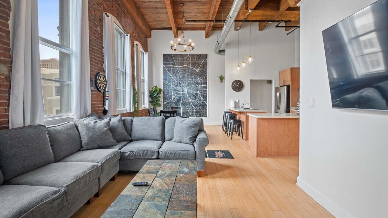 Photo of Livingroom in Wholesale District