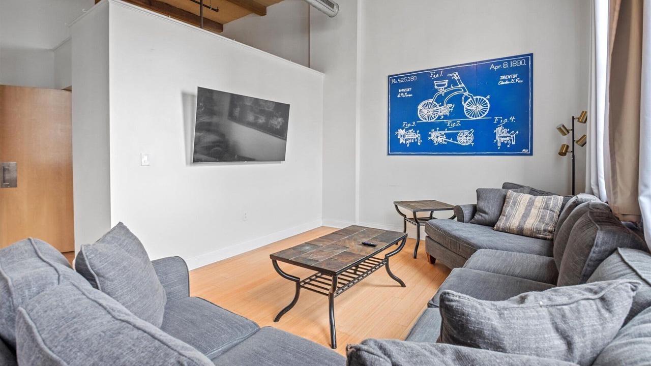 Photo of Livingroom in Wholesale District