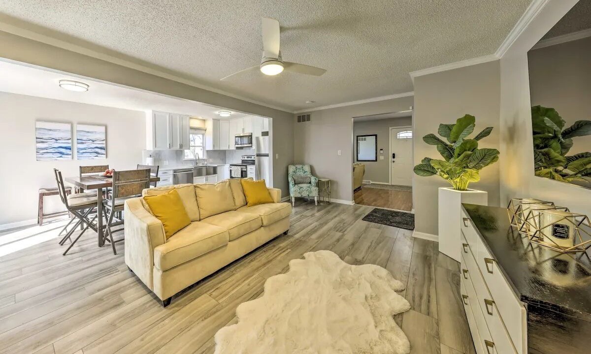 Photo of Livingroom in Olathe