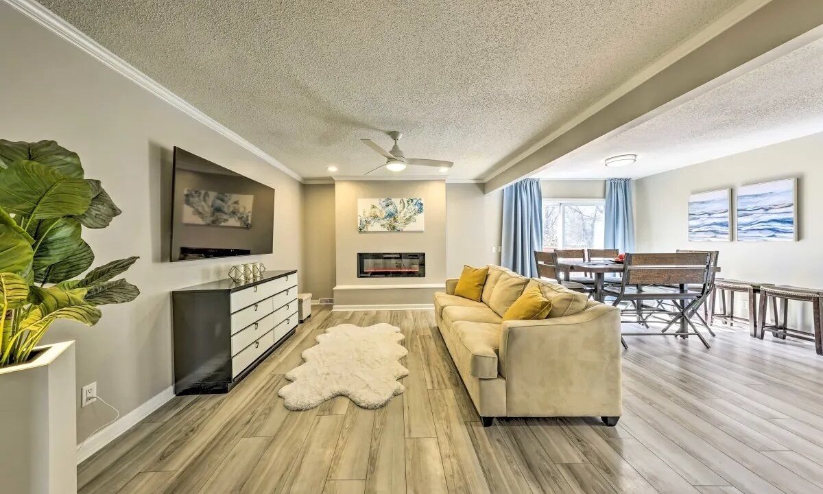 Photo of Livingroom in Olathe