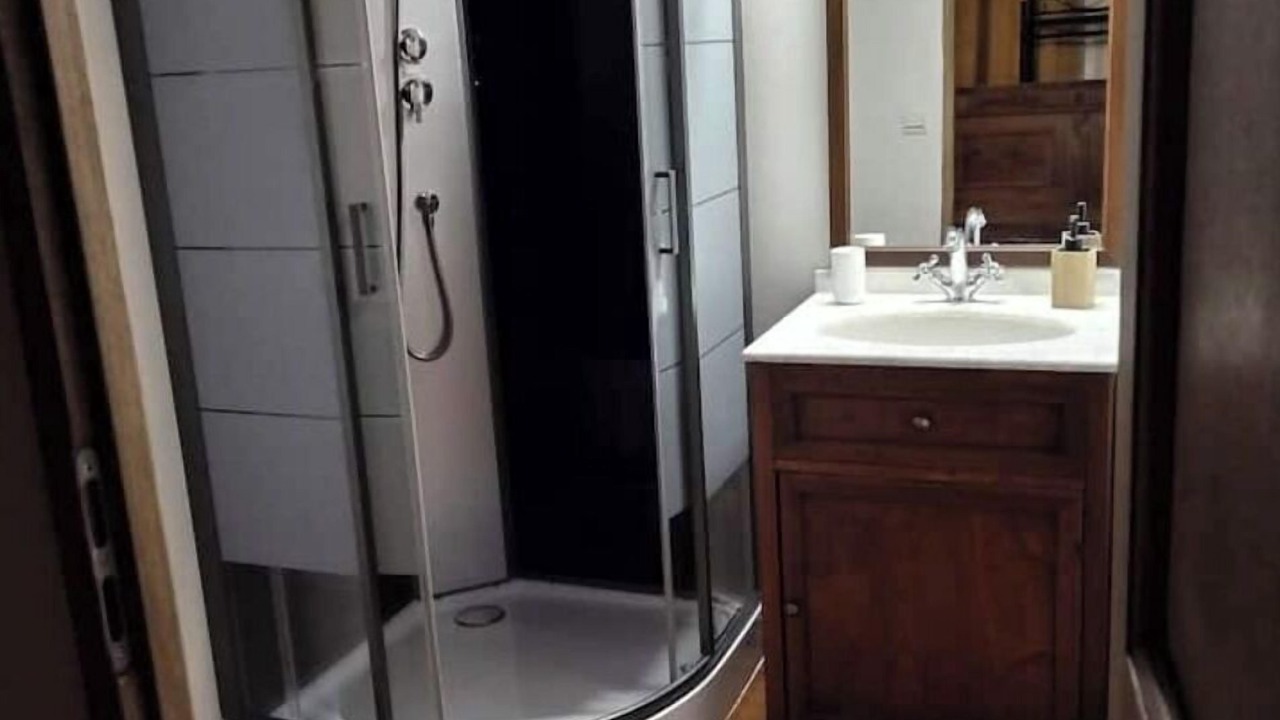 Photo of Bathroom in Doue