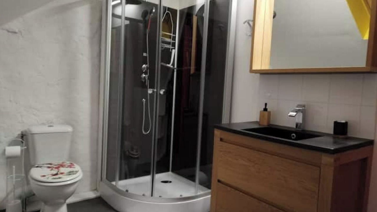 Photo of Bathroom in Doue