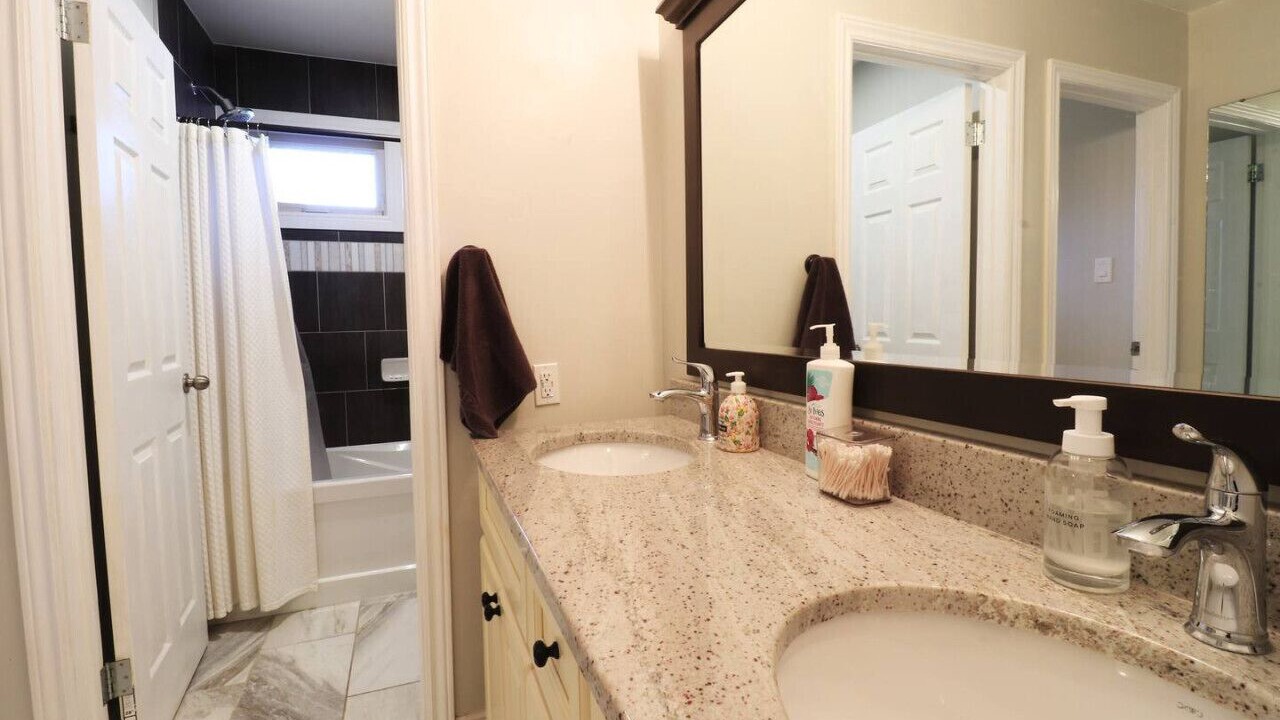 Photo of Bathroom in Tiny