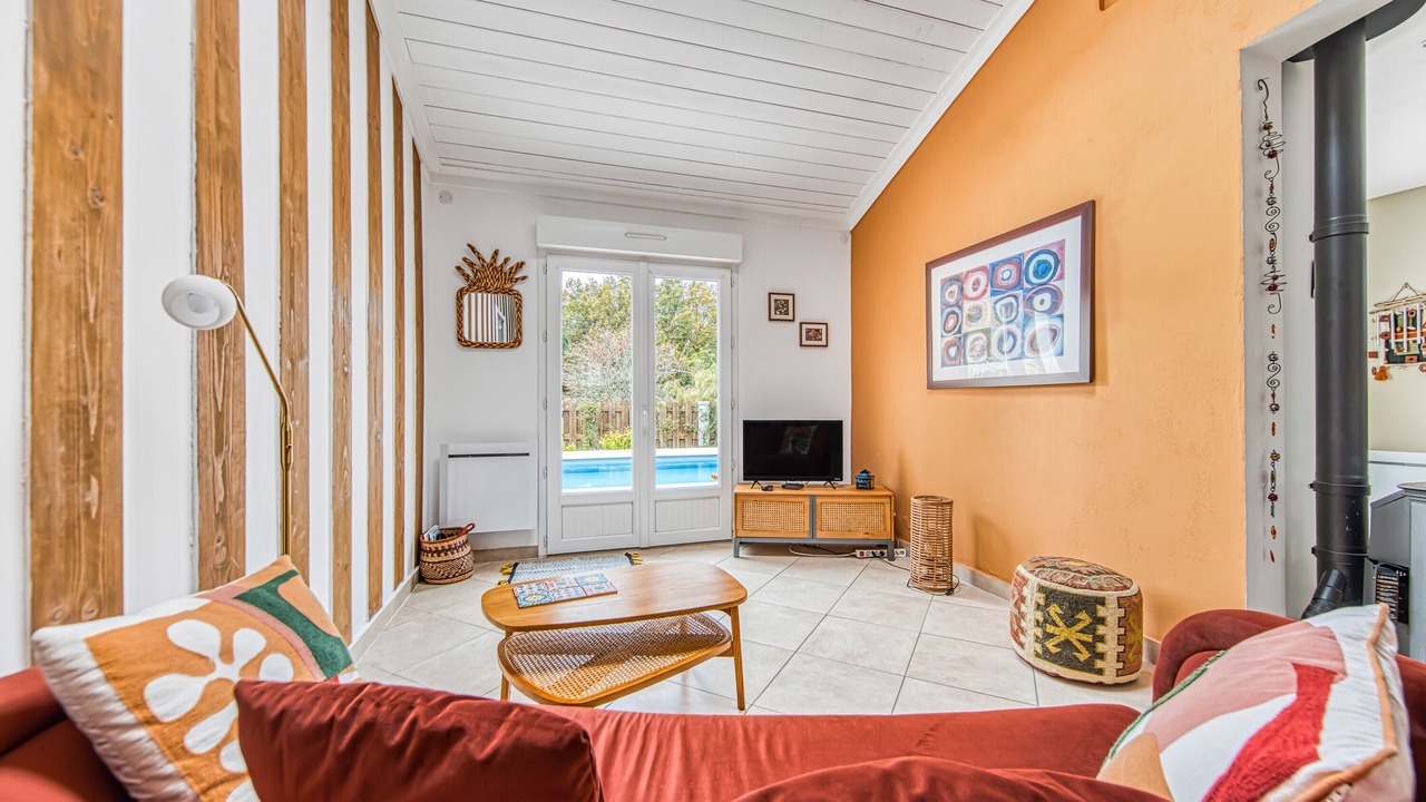 Photo of Livingroom in Grayan-Et-L'Hopital