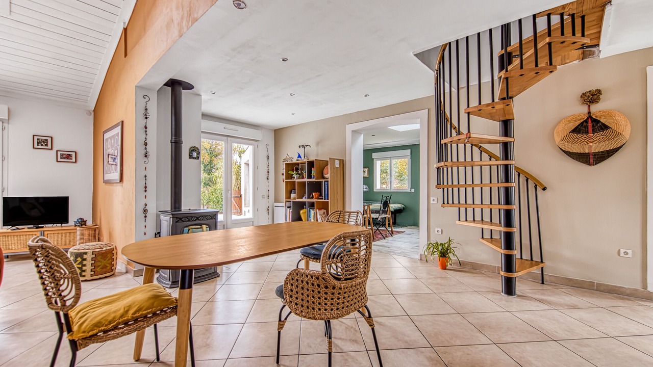 Photo of Others in Grayan-Et-L'Hopital