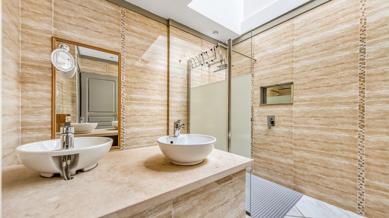 Photo of Bathroom in Grayan-Et-L'Hopital