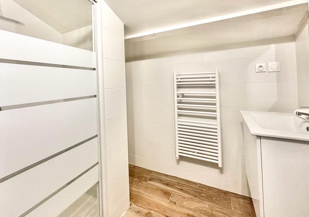 Photo of Bathroom in Villejuif