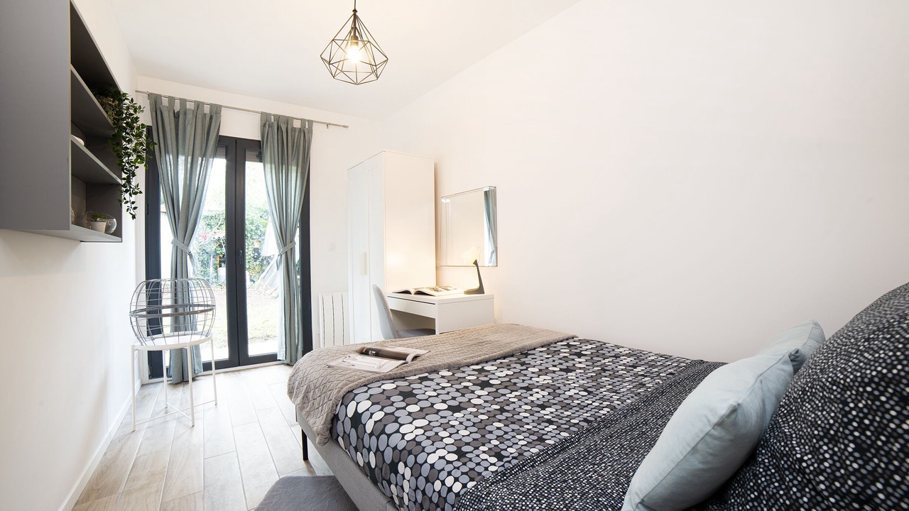 Photo of Bedroom in Villejuif