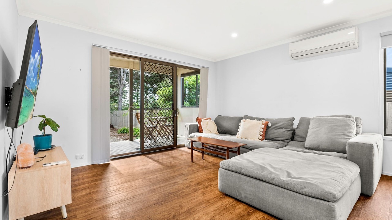 Photo of Livingroom in Rhyll