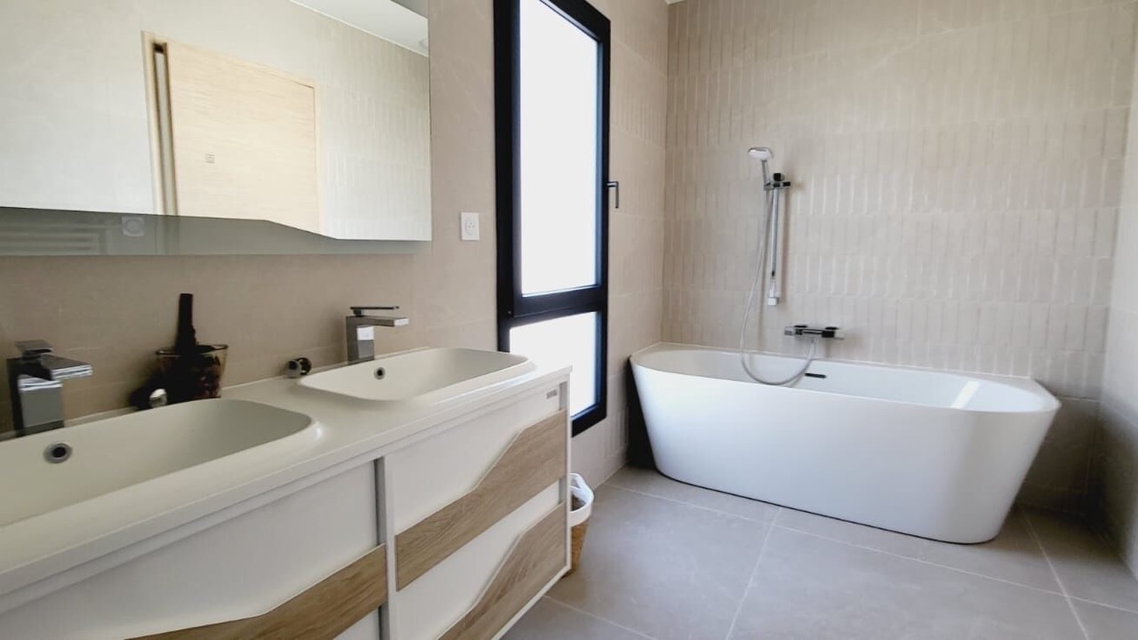 Photo of Bathroom in Villetelle