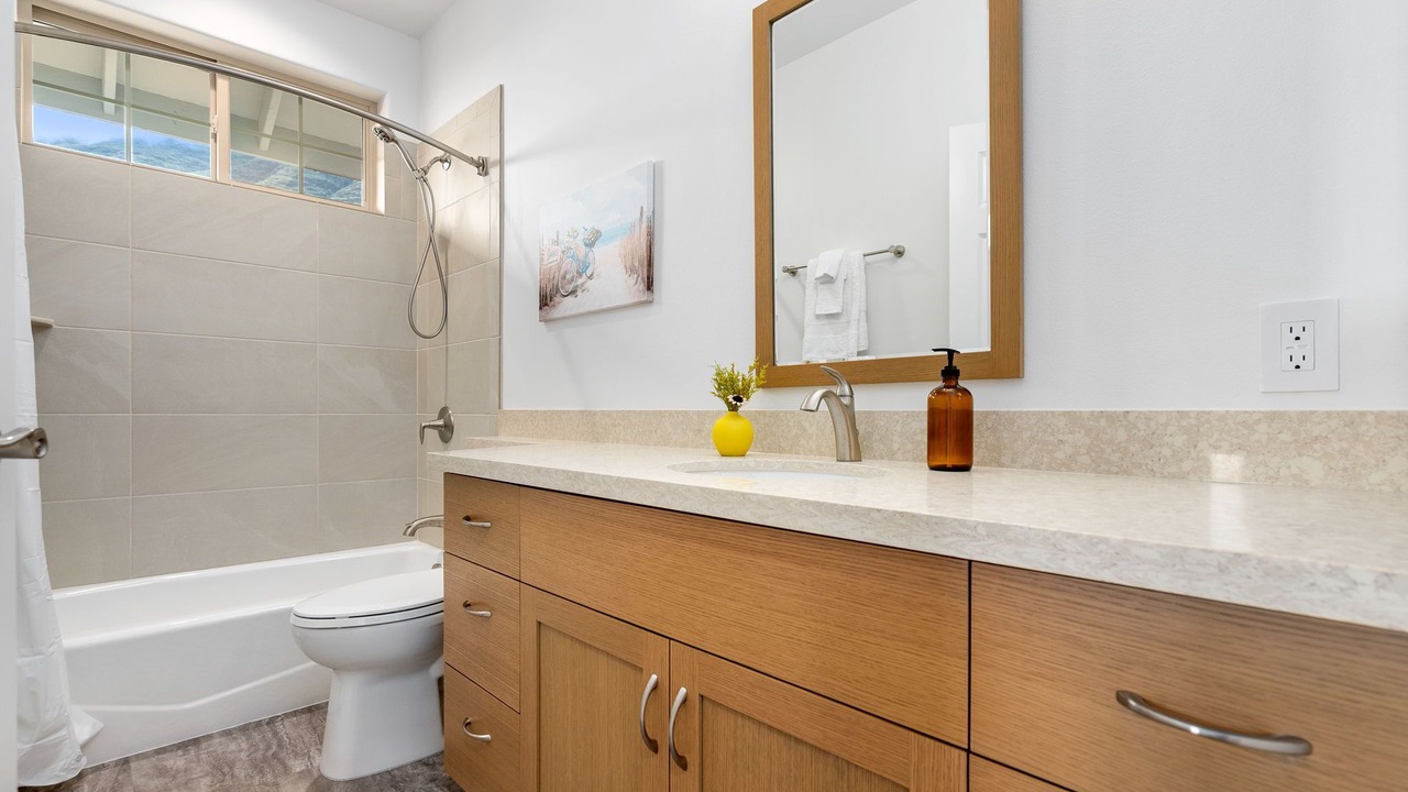 Photo of Bathroom in Makaha Valley