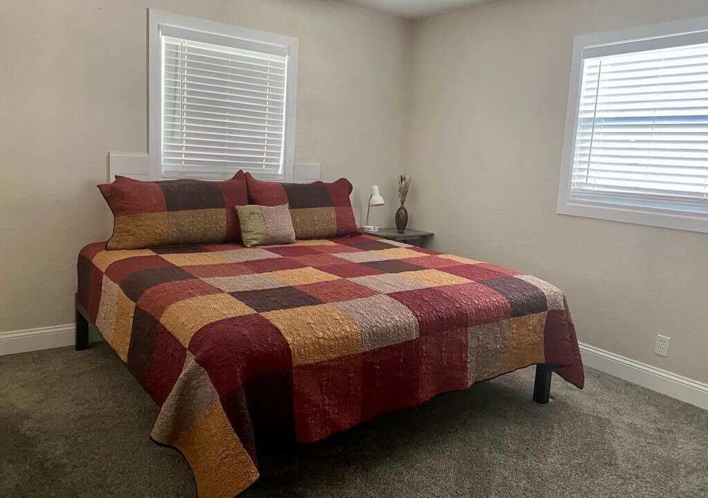 Photo of Bedroom in Putnam Hall