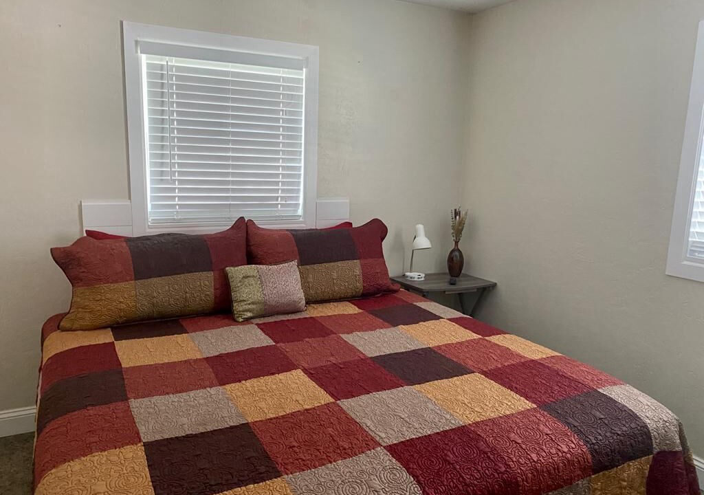 Photo of Bedroom in Putnam Hall