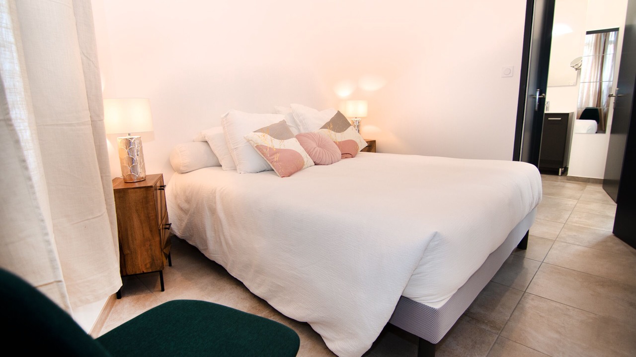Photo of Bedroom in Libourne