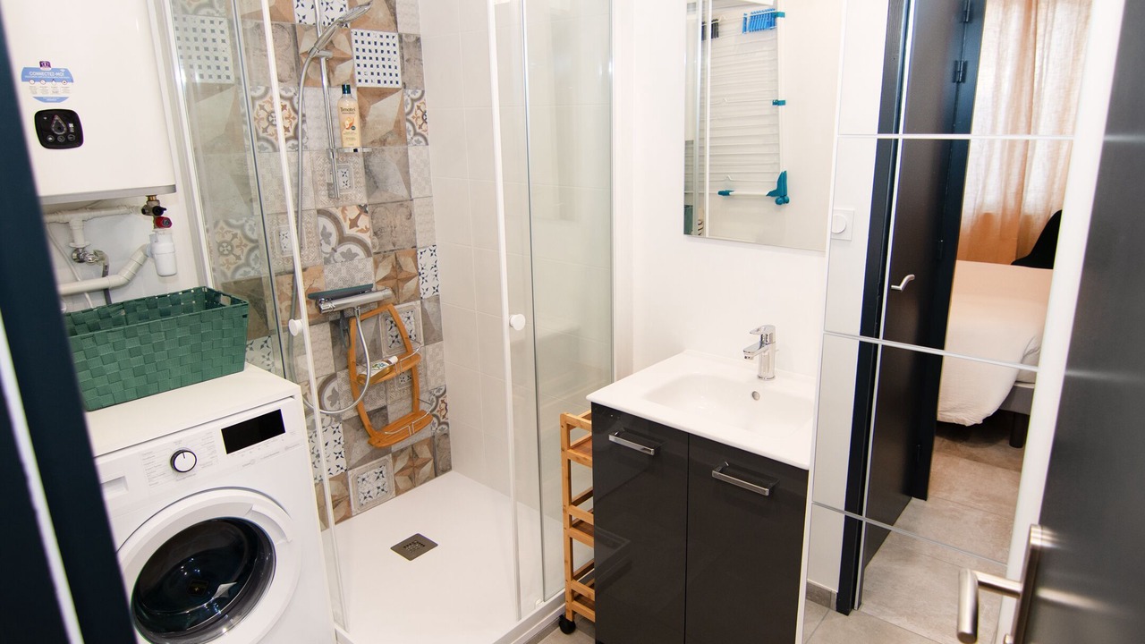 Photo of Bathroom in Libourne