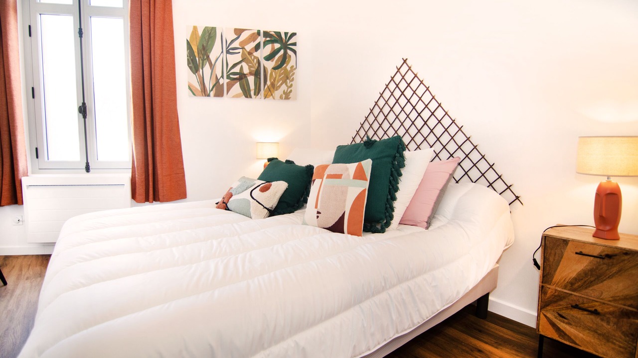 Photo of Bedroom in Libourne