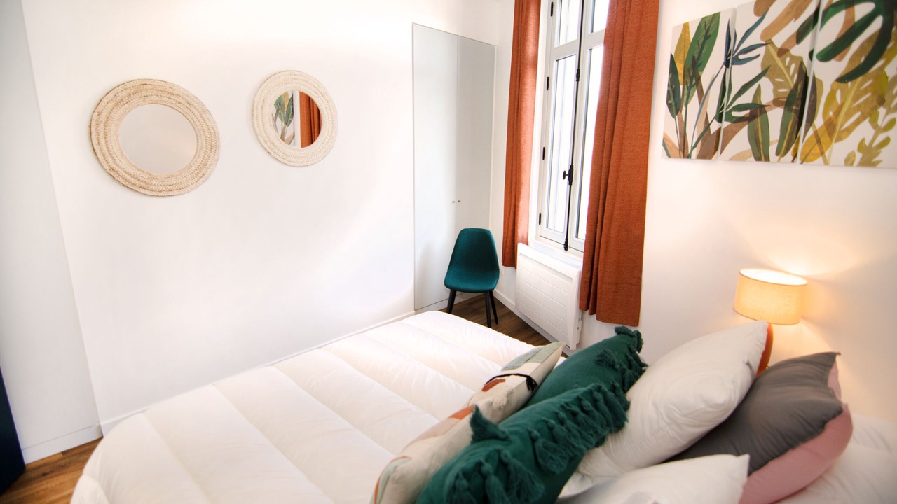 Photo of Bedroom in Libourne