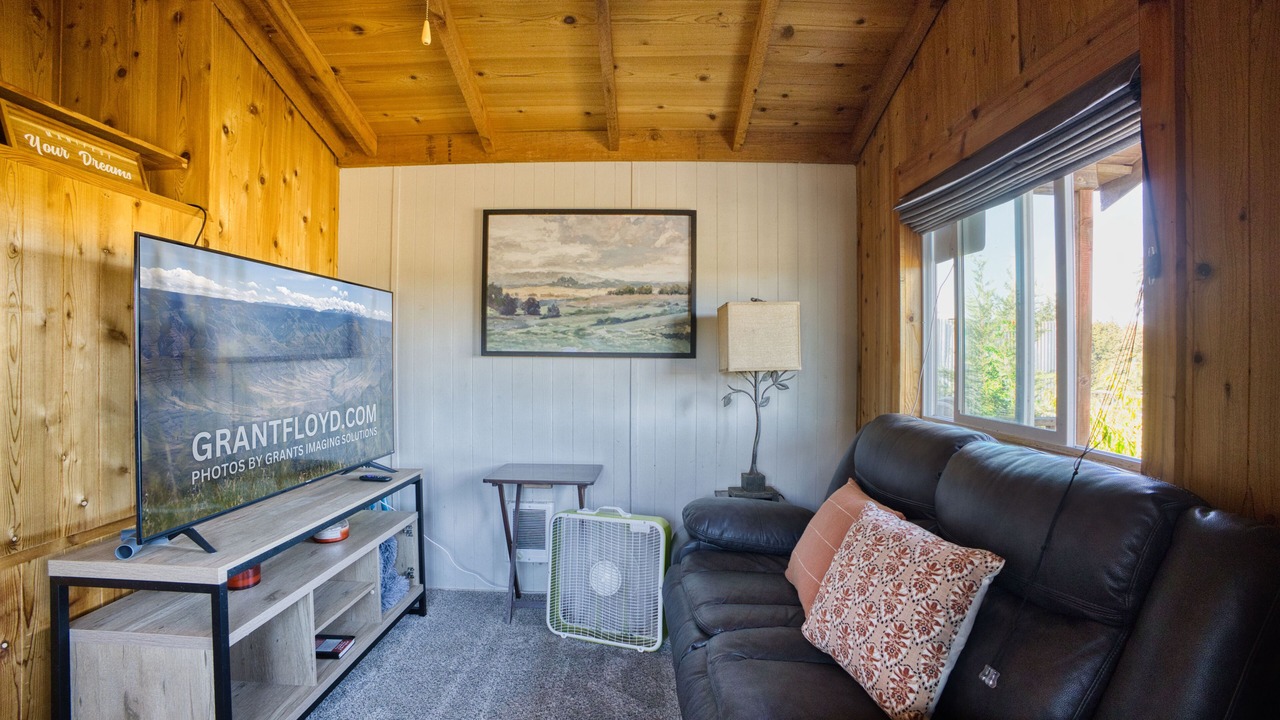 Photo of Livingroom in Aurora