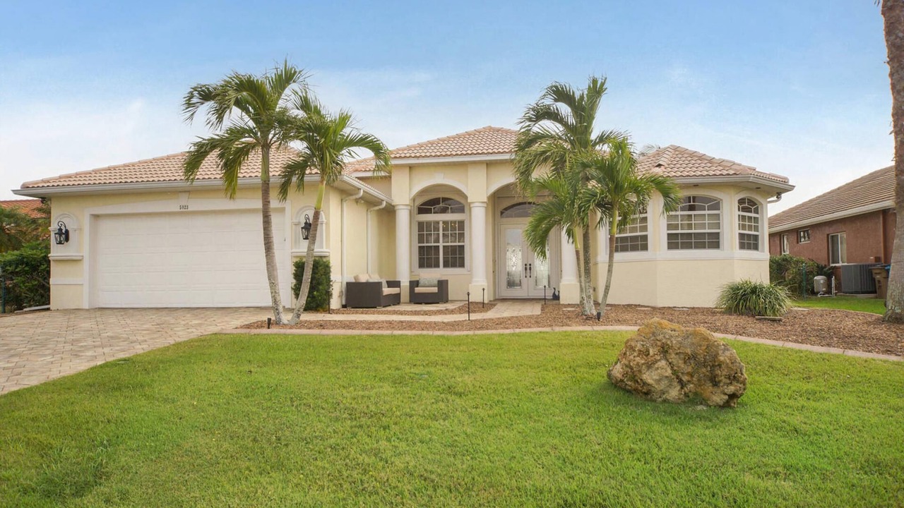 Photo of Outdoor in Pelican