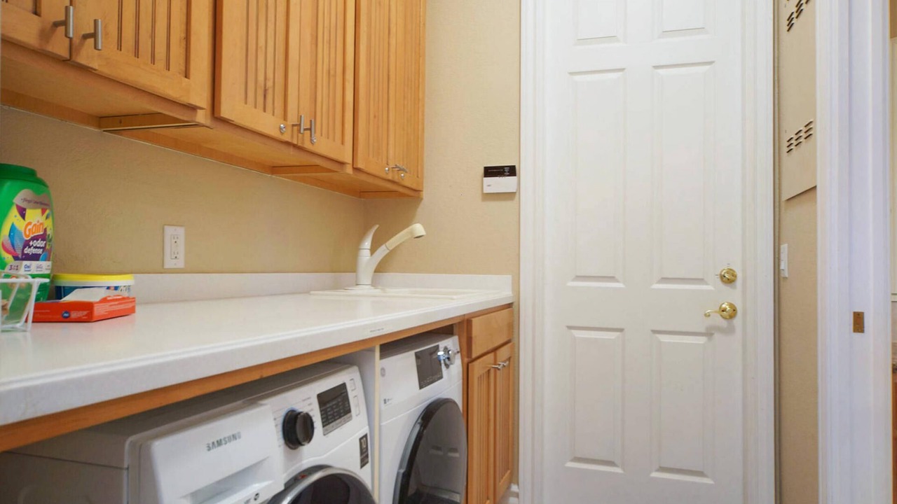 Photo of Others in Pelican