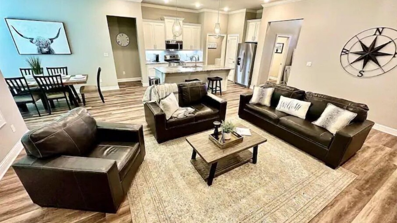 Photo of Livingroom in Flint