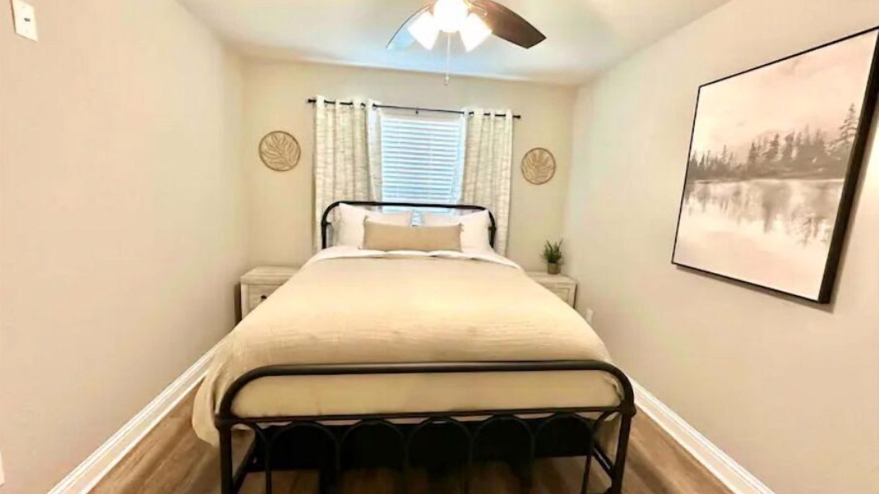 Photo of Bedroom in Flint