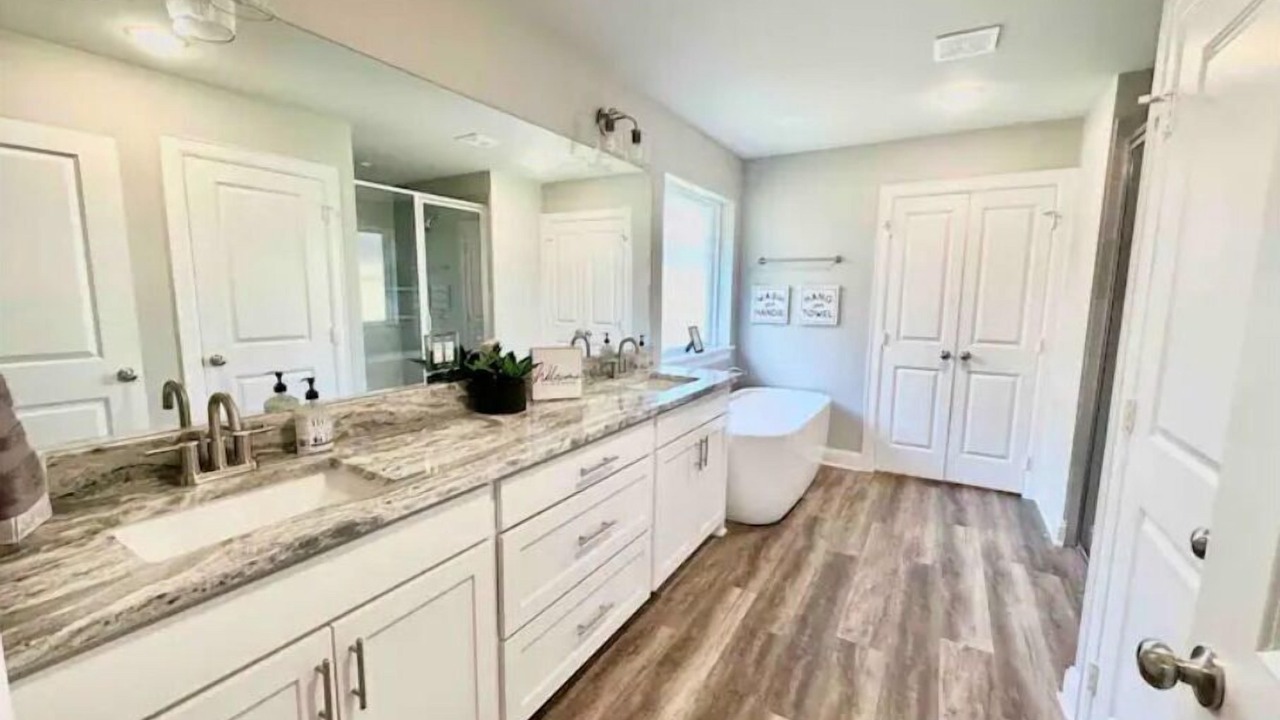Photo of Bathroom in Flint
