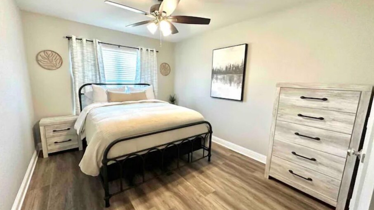 Photo of Bedroom in Flint