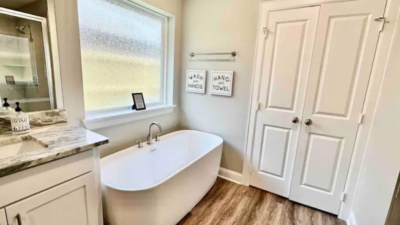 Photo of Bathroom in Flint