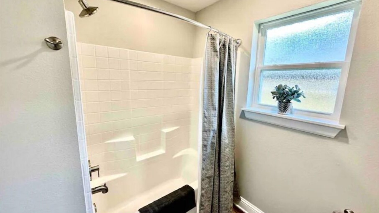 Photo of Bathroom in Flint