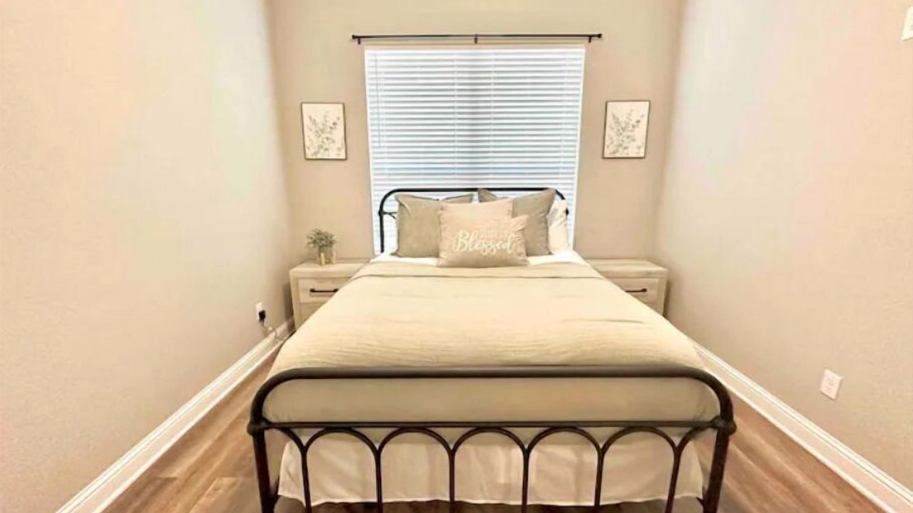 Photo of Bedroom in Flint