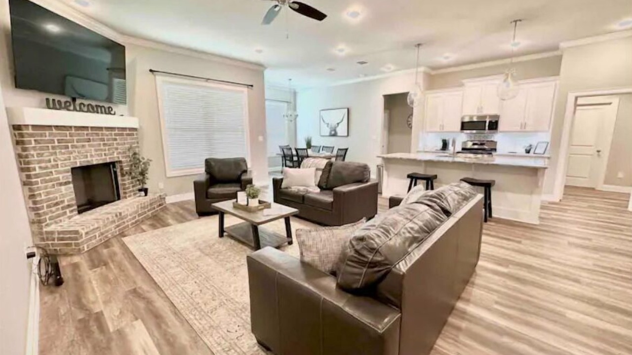 Photo of Livingroom in Flint