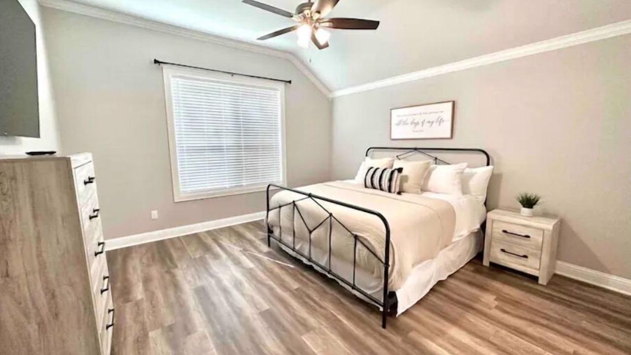 Photo of Bedroom in Flint