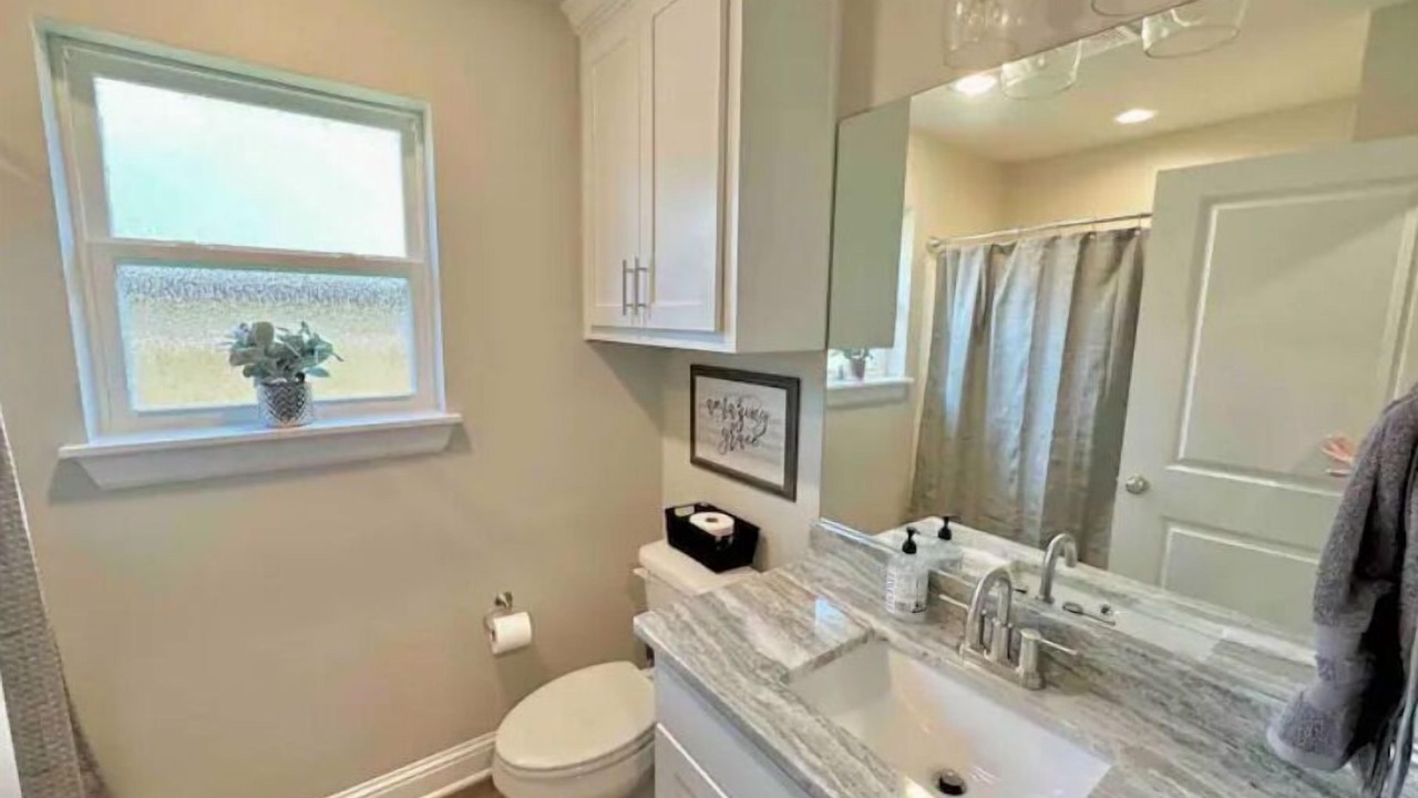 Photo of Bathroom in Flint