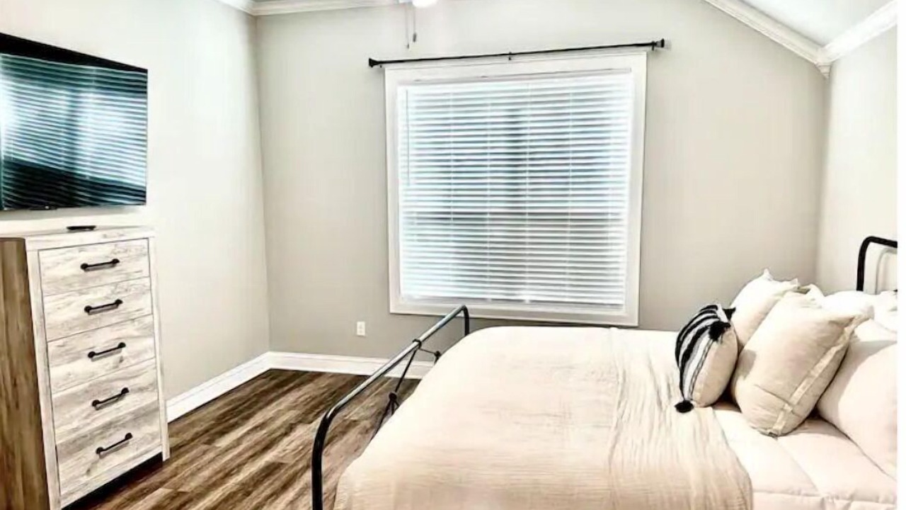Photo of Bedroom in Flint