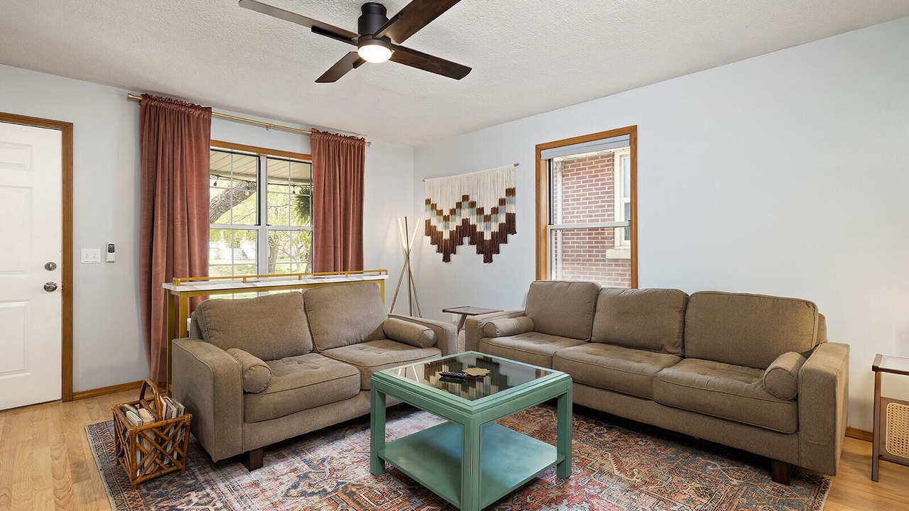 Photo of Livingroom in Rountree